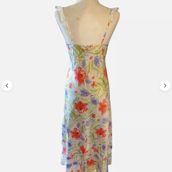 White Silky Cabernet Floral Lace V Neck Full Length Nightgown Size Small - Picture 5 of 6